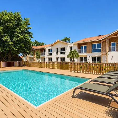 Pipeline- Pour 3 - Piscine Commune